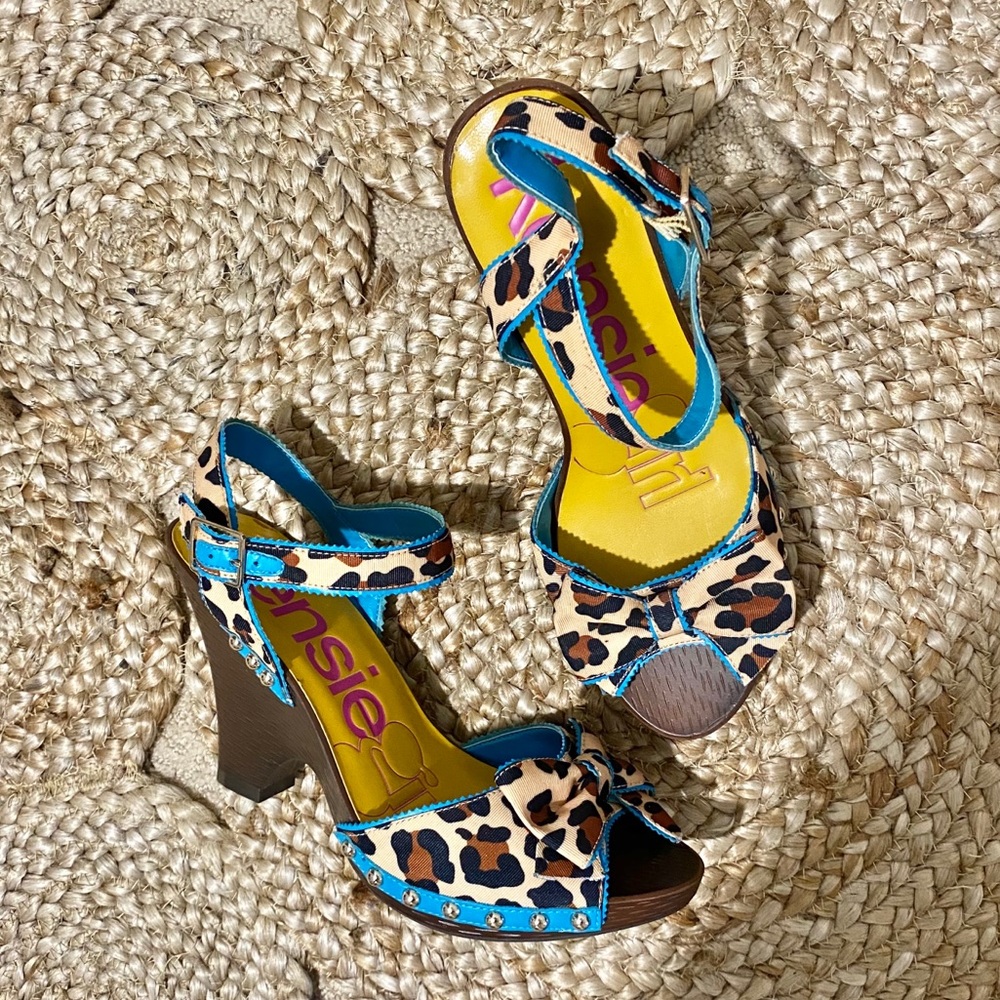 Kensie Girl | Leopard Wedges